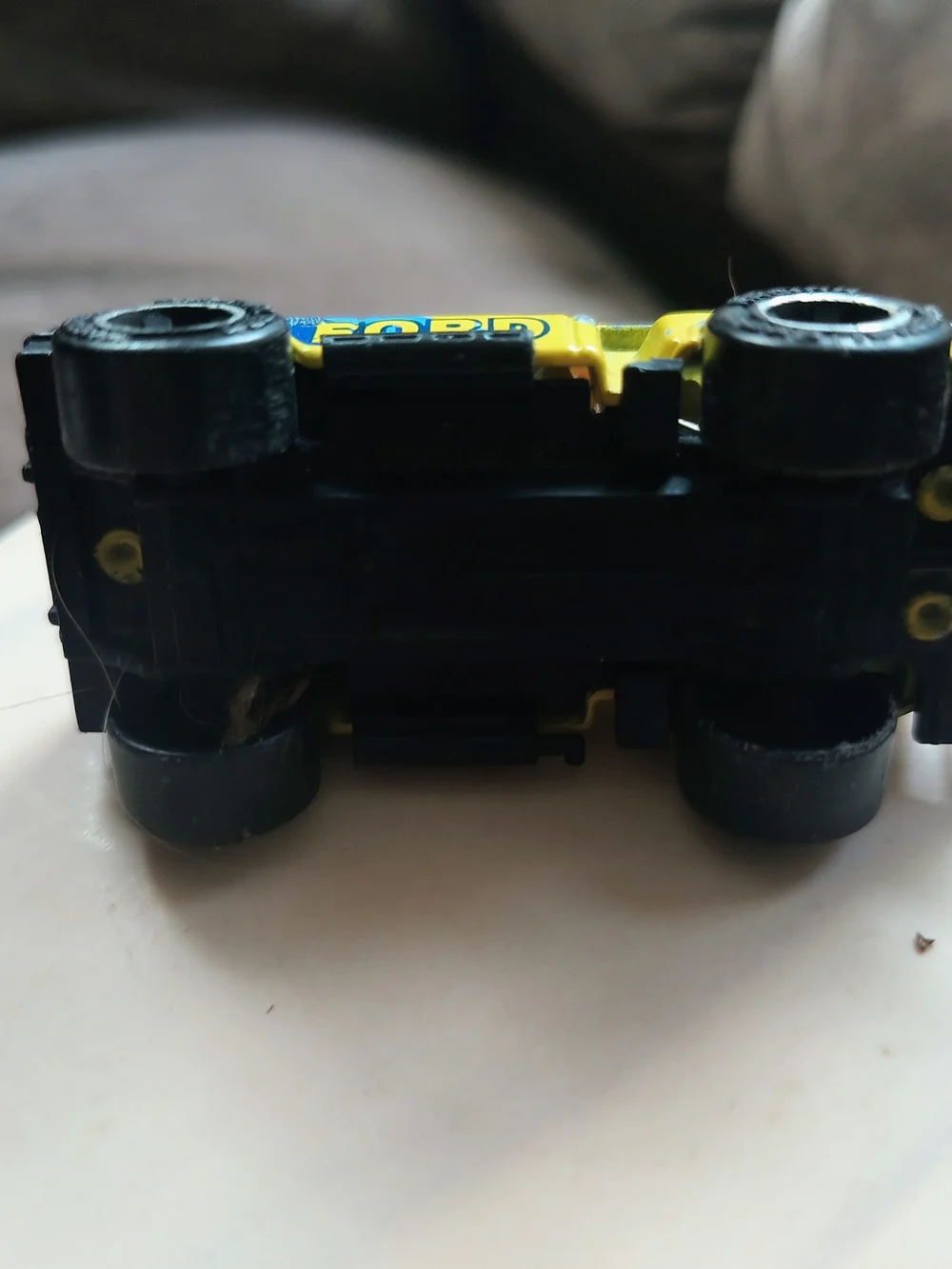 Matchbox Ford Yellow & Blue Kids Toy Pickup Truck us 1/64 Scale